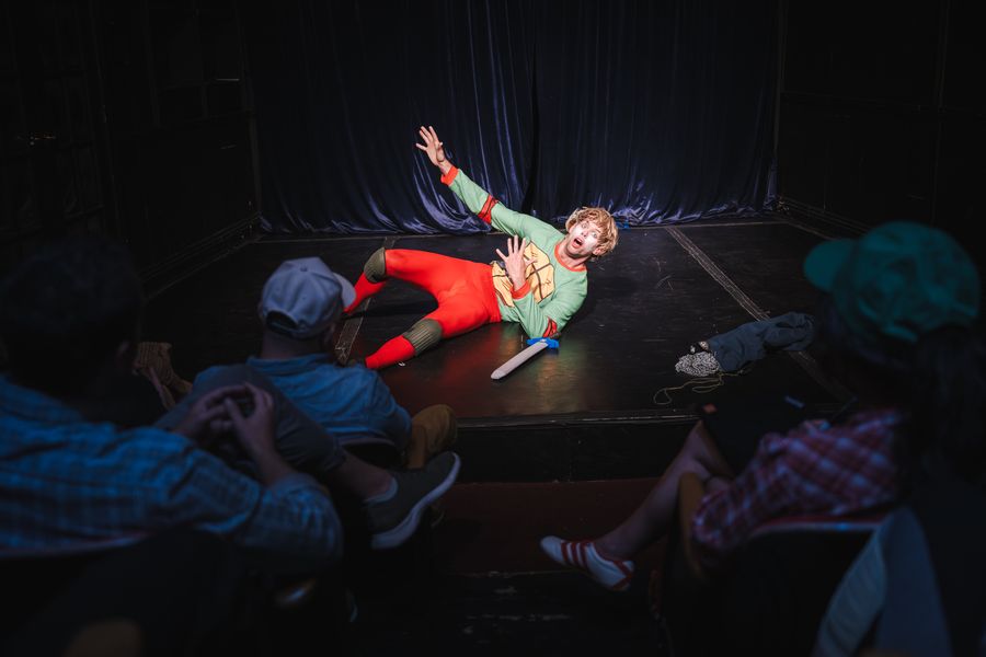 Grant O'Connell performing