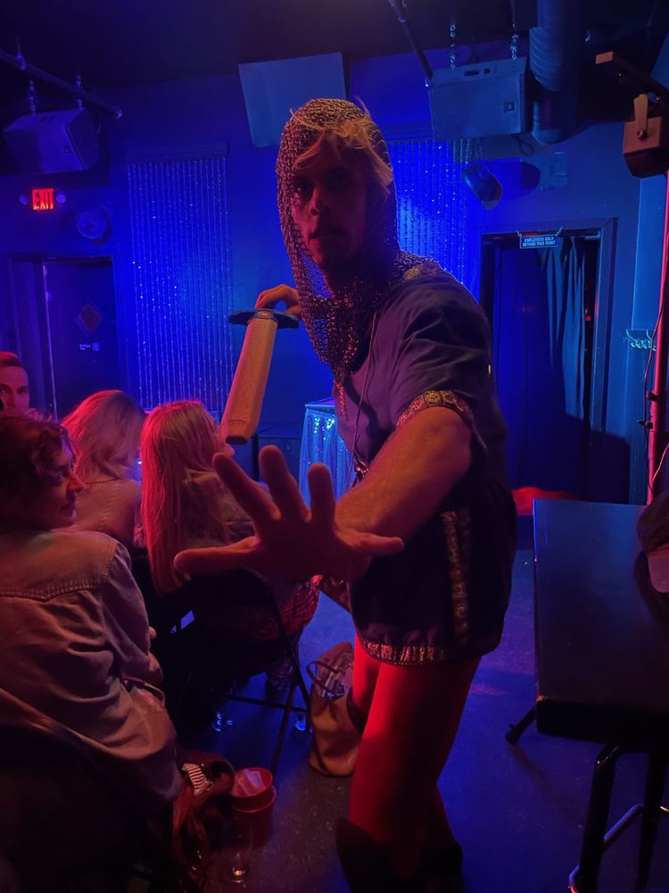 Grant O'Connell reaching to the audience, Philadelphia Fringe